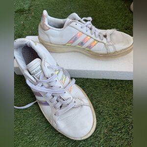 Adidas 7.5 White Iridescent Stripe Sneakers